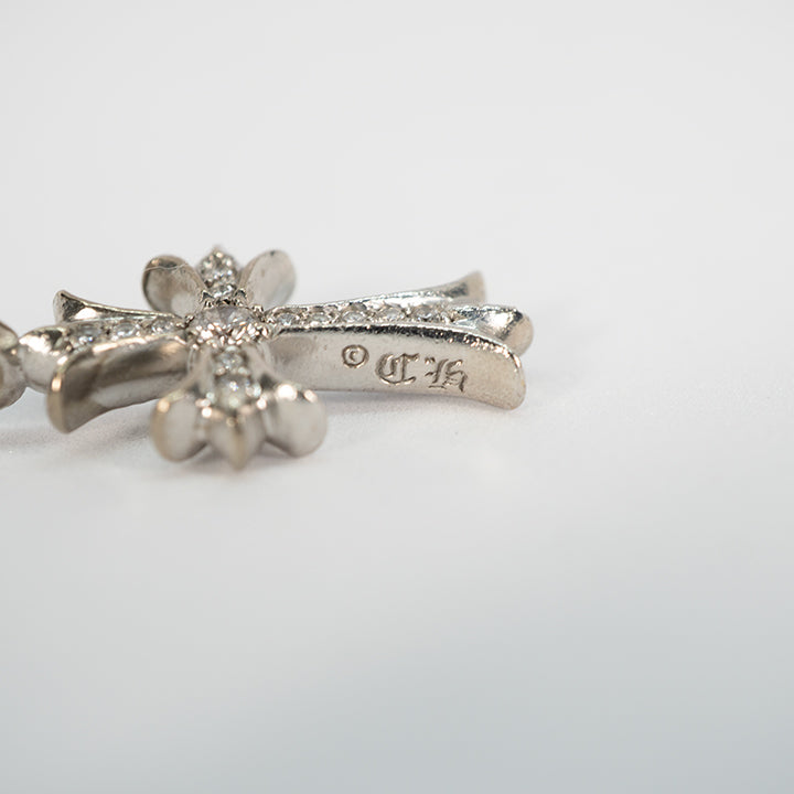 Chrome Hearts 18KWG クロムハーツタイニーファットクロスTNY CRSF P DMND PAVEダイヤ チャーム ホワイトゴールドネックレストップ