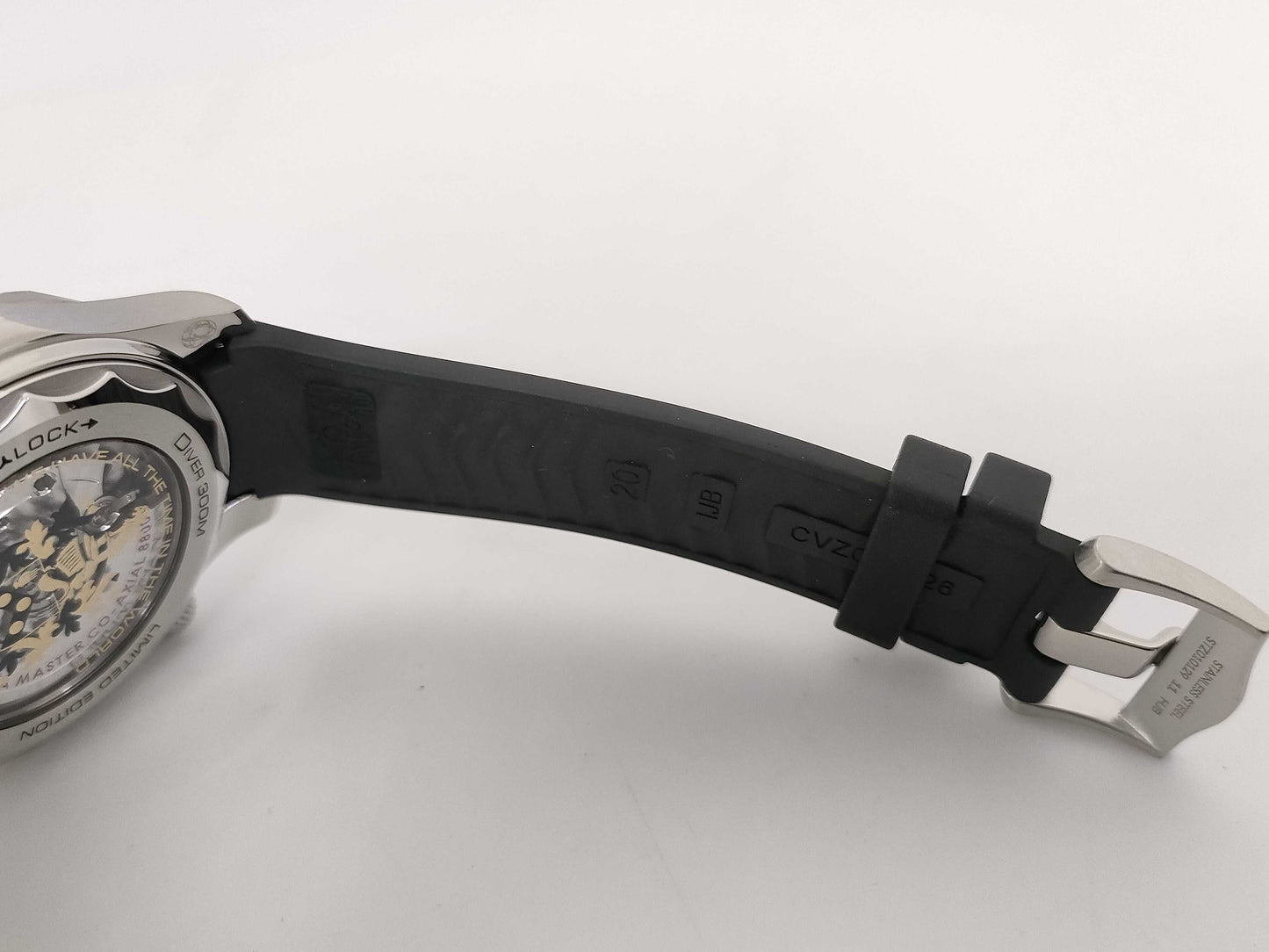 OMEGA オメガ シーマスター ダイバー 300M コーアクシャル マスター クロノメーター 42MM 210.22.42.20.01.004 007 ジェームス・ボンド リミテッド 時計 メンズ