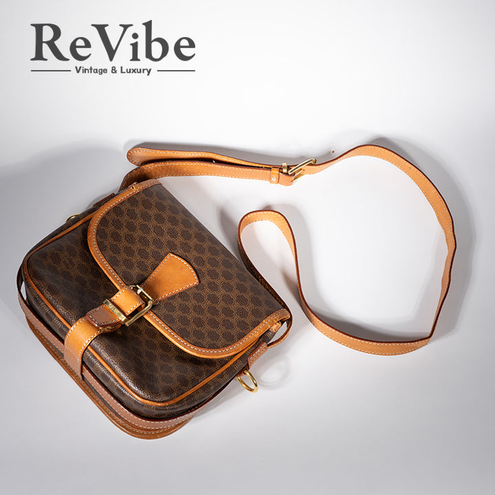CELINE マカダムロゴ ストラップ c9d4b94ac1e7df434eb82aa28157cd