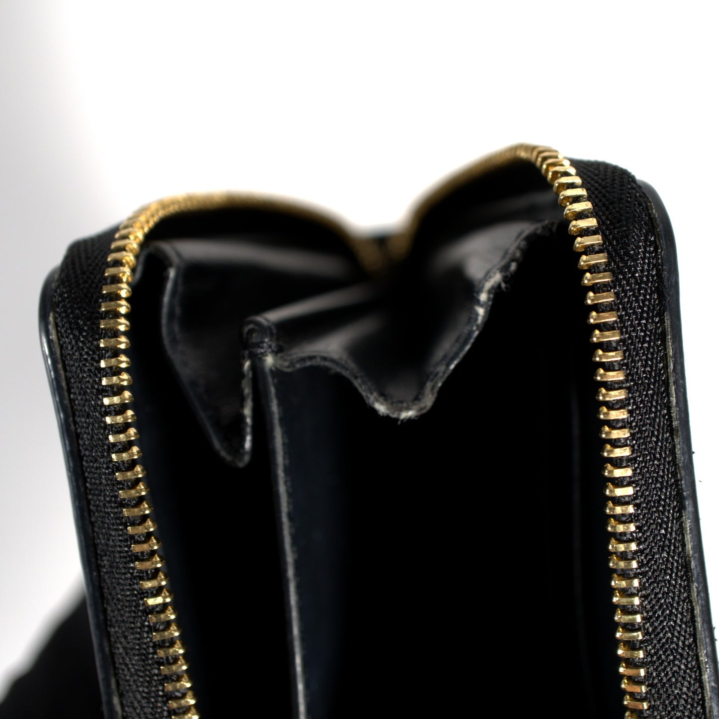 セリーヌ CELINE コンパクト ジップ ウォレット コインケース 小銭入れ カードケース ミニ財布 10B663BEL レザー ブラック 黒 イタリア製 メンズ レディース 中古 Bランク