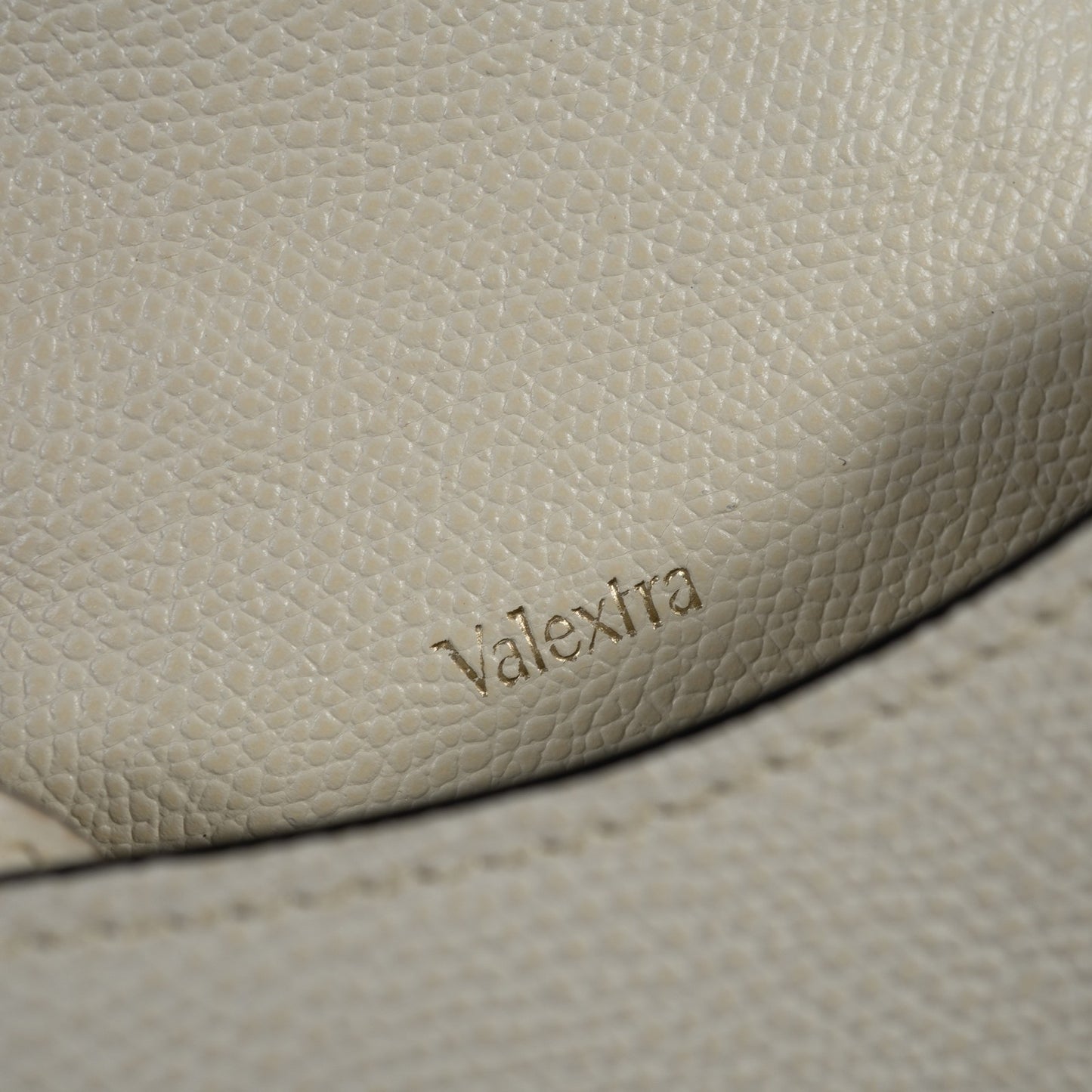 Valextra ヴァレクストラ イジィ デ ベルト ショルダーバッグ ホワイト ハンドバック 斜め掛け ショルダーバッグ カーフ ゴールド金具