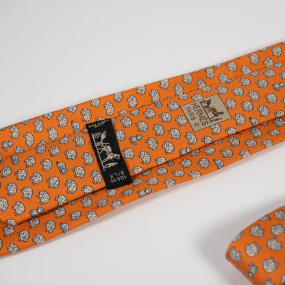 エルメス ネクタイ HERMES PARIS ブランドタグと 100% SILK のケアラベル