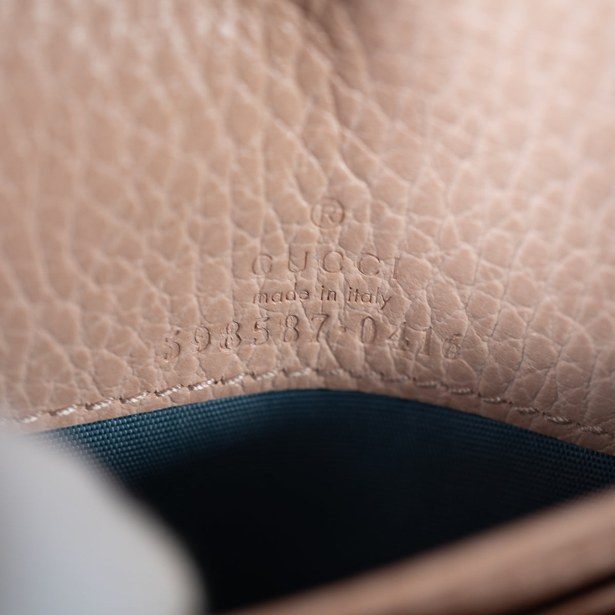 グッチ GGマーモント 598587 内側刻印 GUCCI made in italy