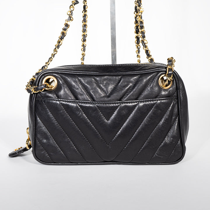 CHANEL ラムスキン Vスティッチ シェブロン チェーンショルダー シャネル ヴィンテージ レディース