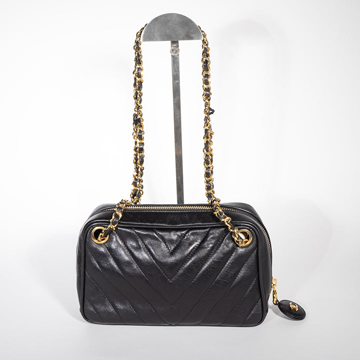 CHANEL ラムスキン Vスティッチ シェブロン チェーンショルダー シャネル ヴィンテージ レディース